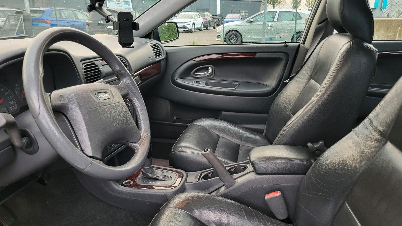 Volvo V40 2004 — photo 7