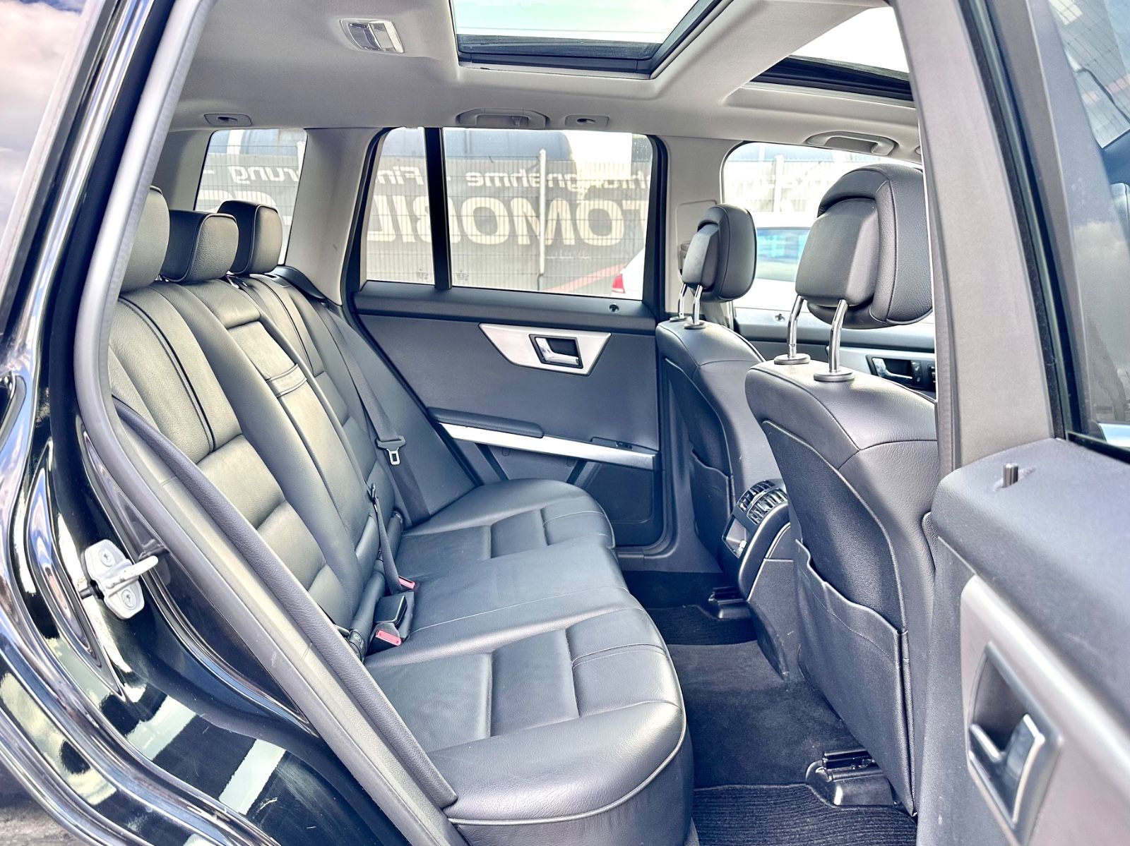 Fahrzeugabbildung Mercedes-Benz GLK 350 4MATIC*PANO+AHK+LEDER*