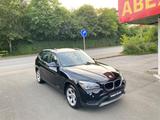 BMW X1 xDrive20d Automatik Sport Line XENON PANO - BMW X1 aus 2012