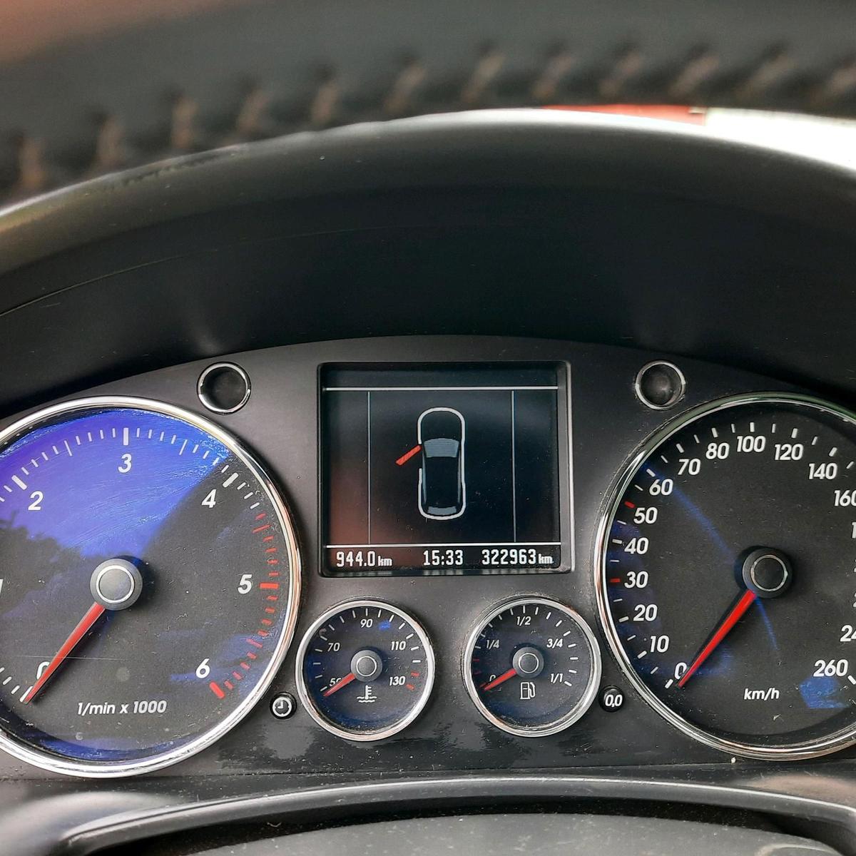Volkswagen Touareg 2005 — photo 15