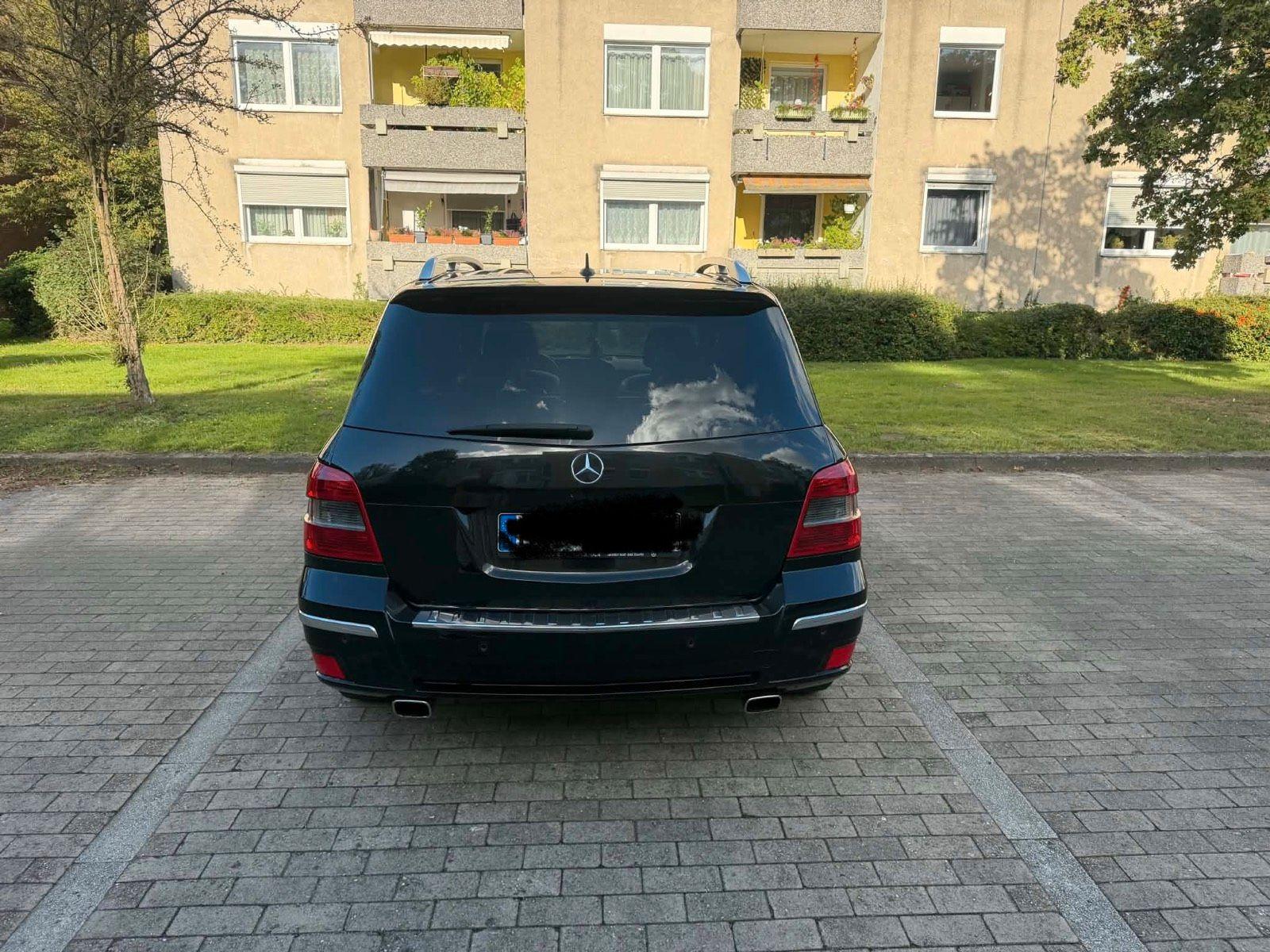 Mercedes-Benz GLK200 2011 — салон