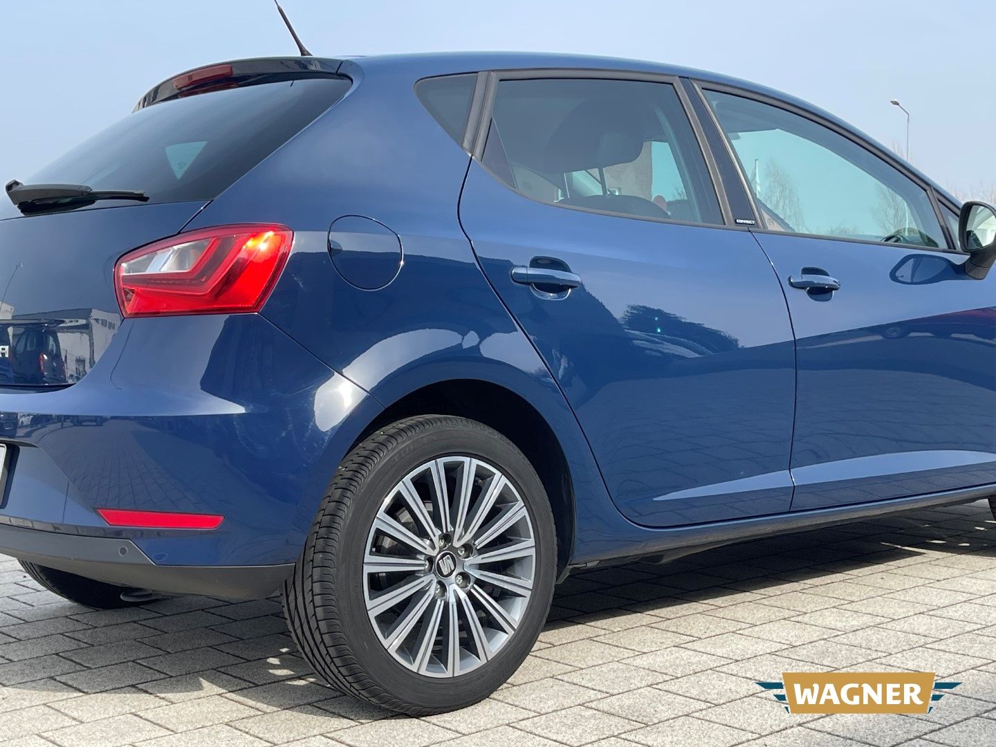 Fahrzeugabbildung SEAT Ibiza Connect Klimaautomatik Sitzheizung