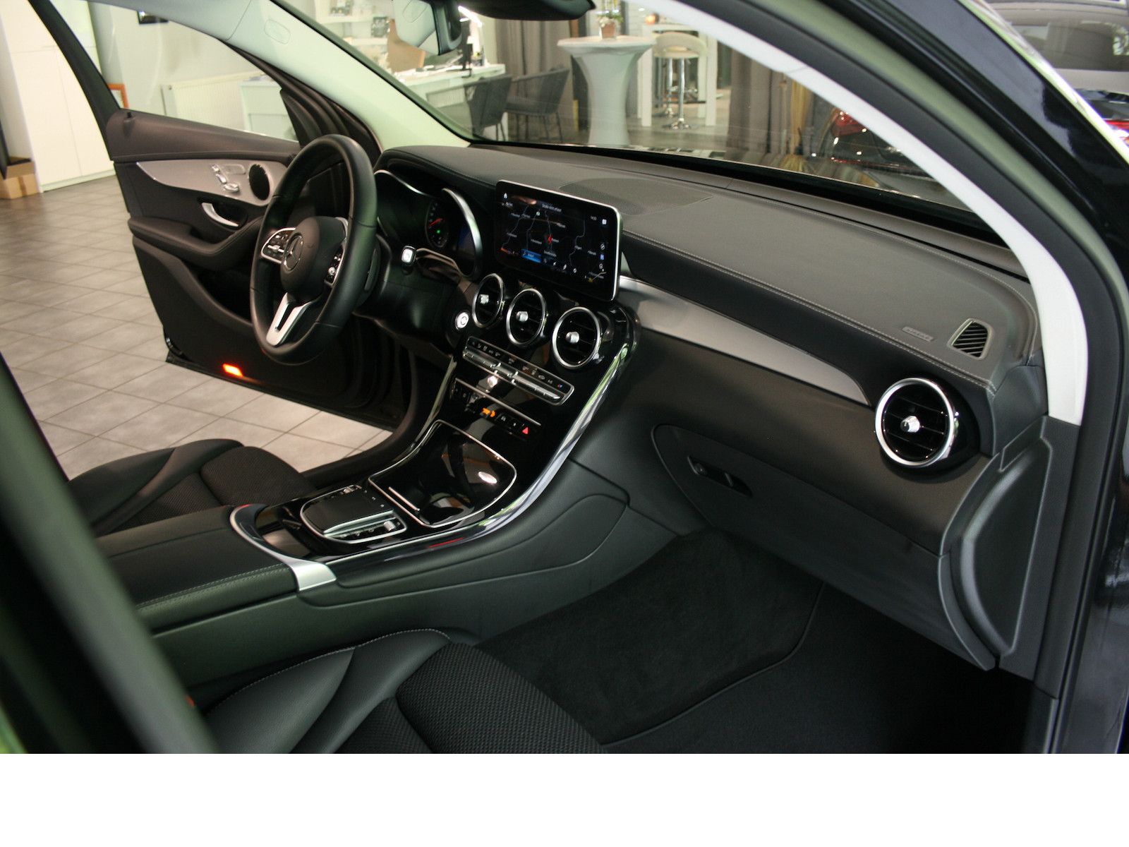 Fahrzeugabbildung Mercedes-Benz GLC 220 d 4M Offroad *Standheizung*LED*Memory