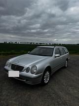 Mercedes-Benz Mercedes Benz E 270 CDI - Mercedes-Benz E 270 mit Diesel-Antrieb: Kombi, Automatik