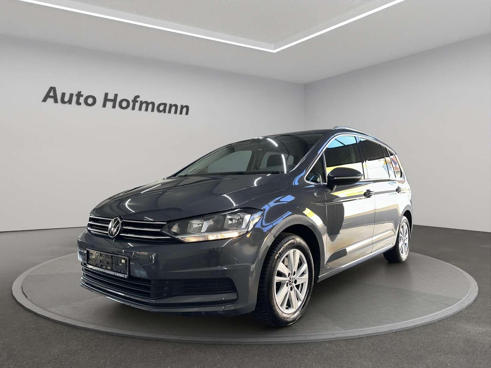 Volkswagen Touran 1.5 TSI KAMERA AHK ACC