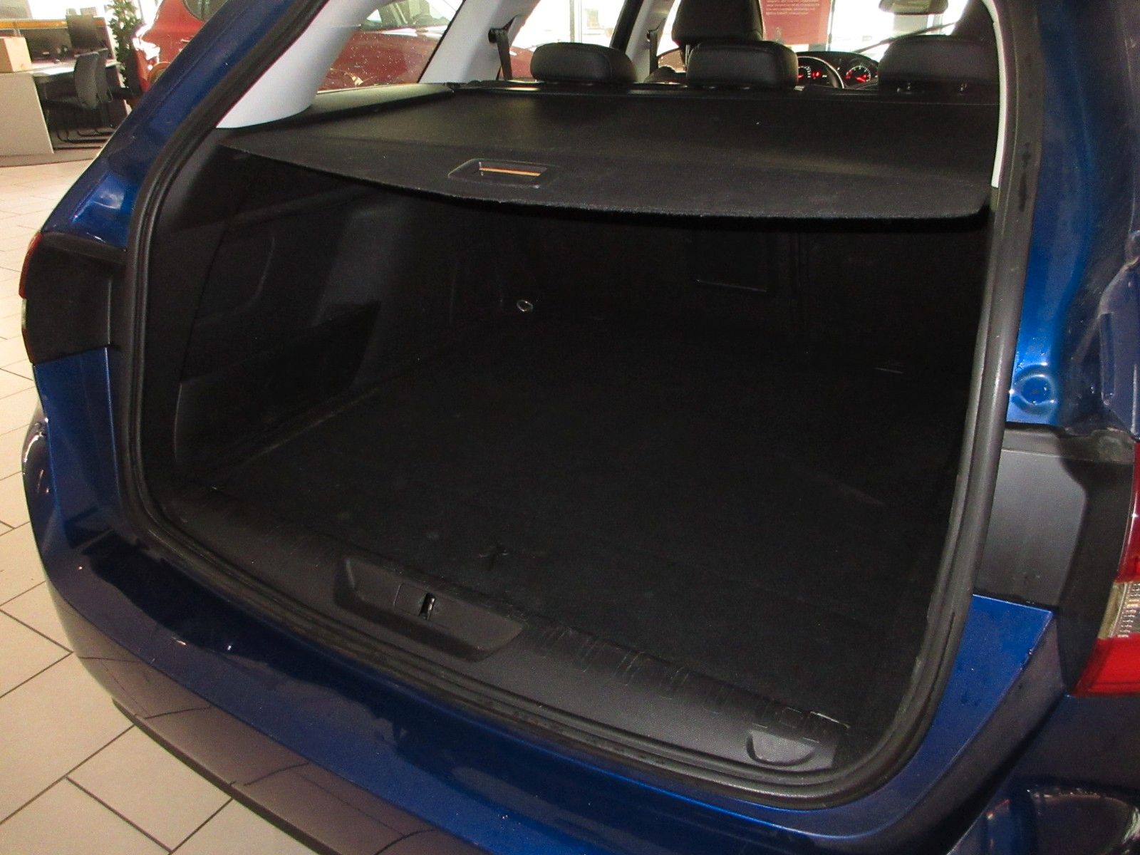 Fahrzeugabbildung Peugeot 308 SW Allure 1.5D LED/NAVI/LEDER/SHZ/PDC