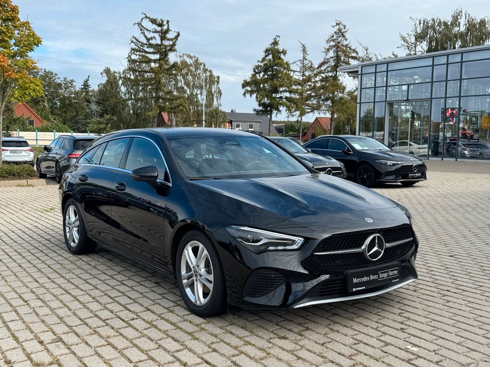 Mercedes-Benz CLA 200 SB Progr Advanced RüKa LED Spiegelpaket imagem 3
