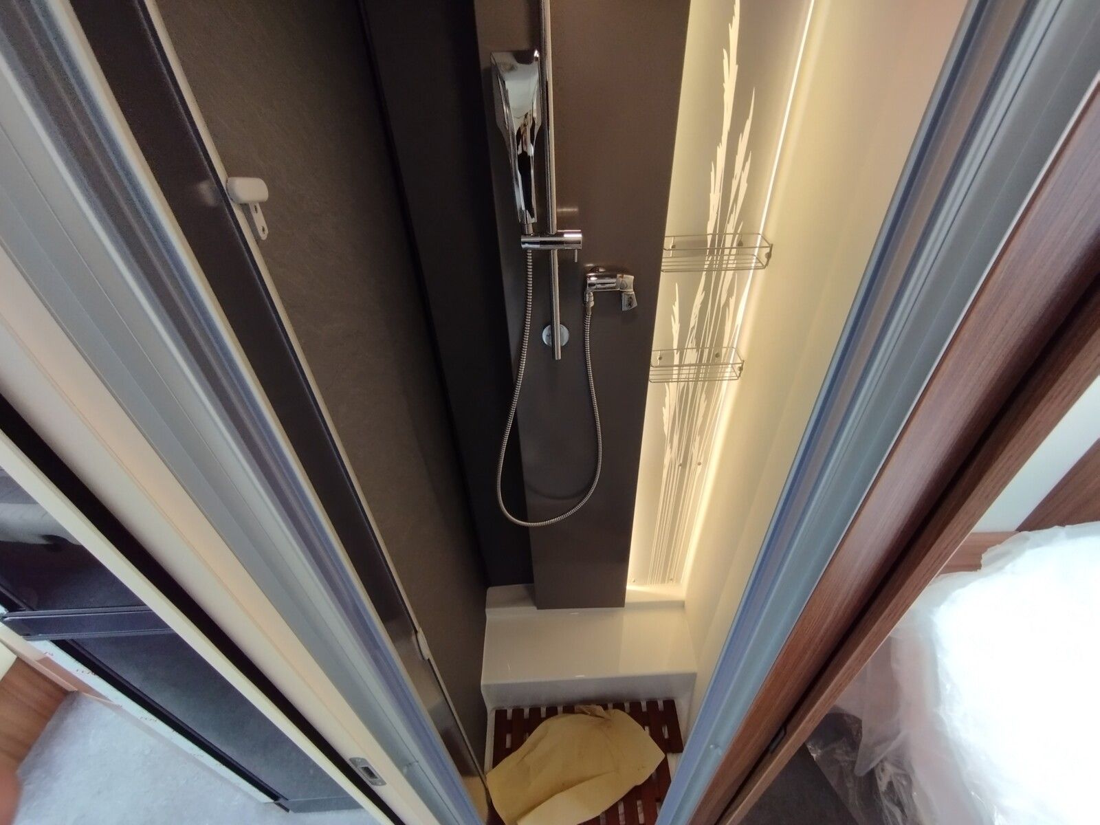 Fahrzeugabbildung Eura Mobil Integra I 760 QF SAT,Solar,Klimaanlage,TV,RK