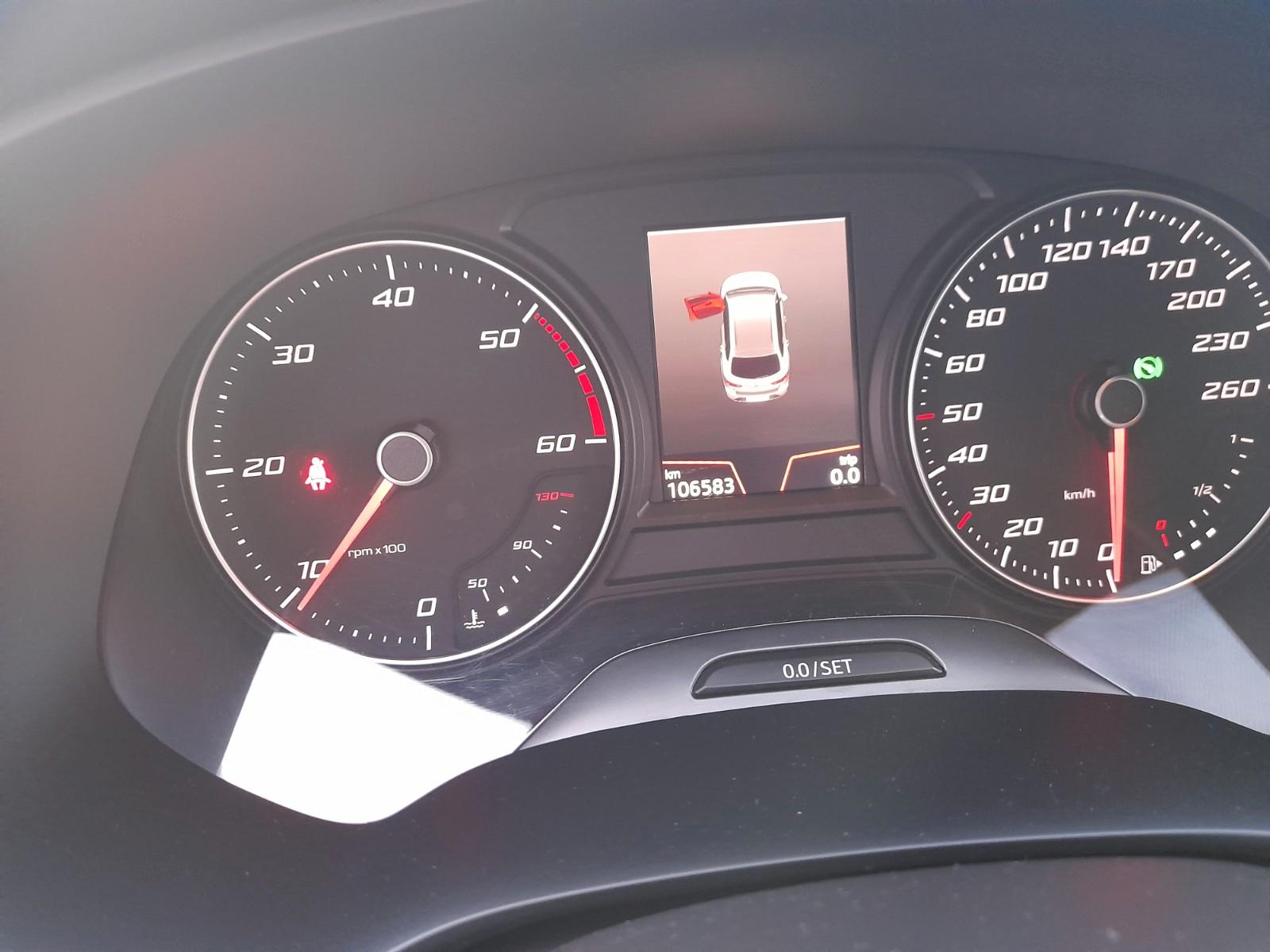 Seat Leon 1.6 TDI ST Style NAVI/SHZG/PDC/KLIMAANLAGE