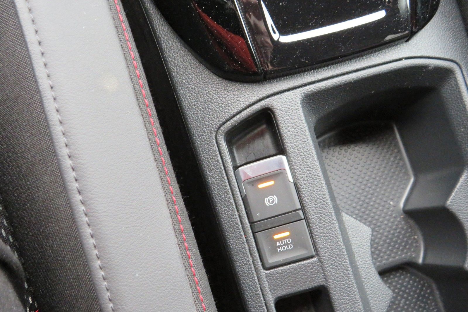 Fahrzeugabbildung Volkswagen T-Roc Sport DSG NAVI 18`SITZH. PDC DIGITAL-COCKP