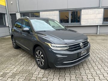 Volkswagen Tiguan - 8