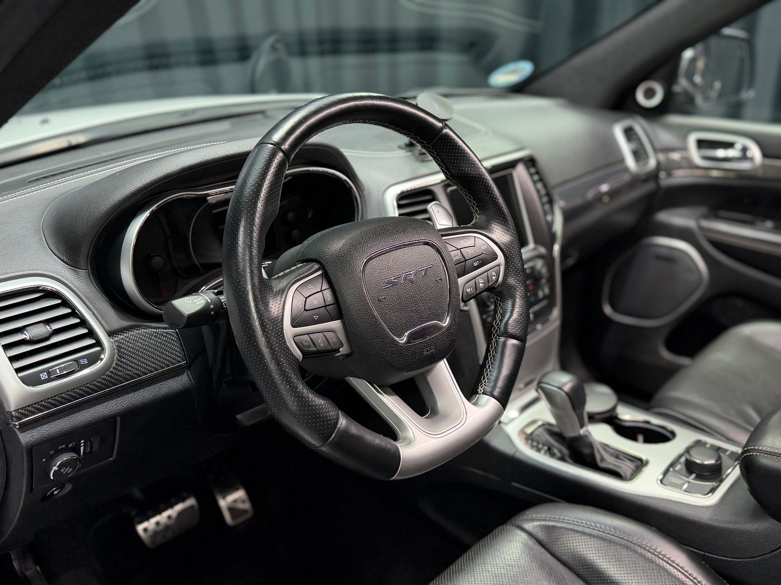 Fahrzeugabbildung Jeep Grand Cherokee 6.4 V8 HEMI SRT|H&K|D-FZG|