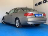 BMW 320i AUTOMATIK/NAV/KLIMA/SHZ/PDC/LEDER/WENIG KM - BMW 320 aus 2010: Coupe, 320i