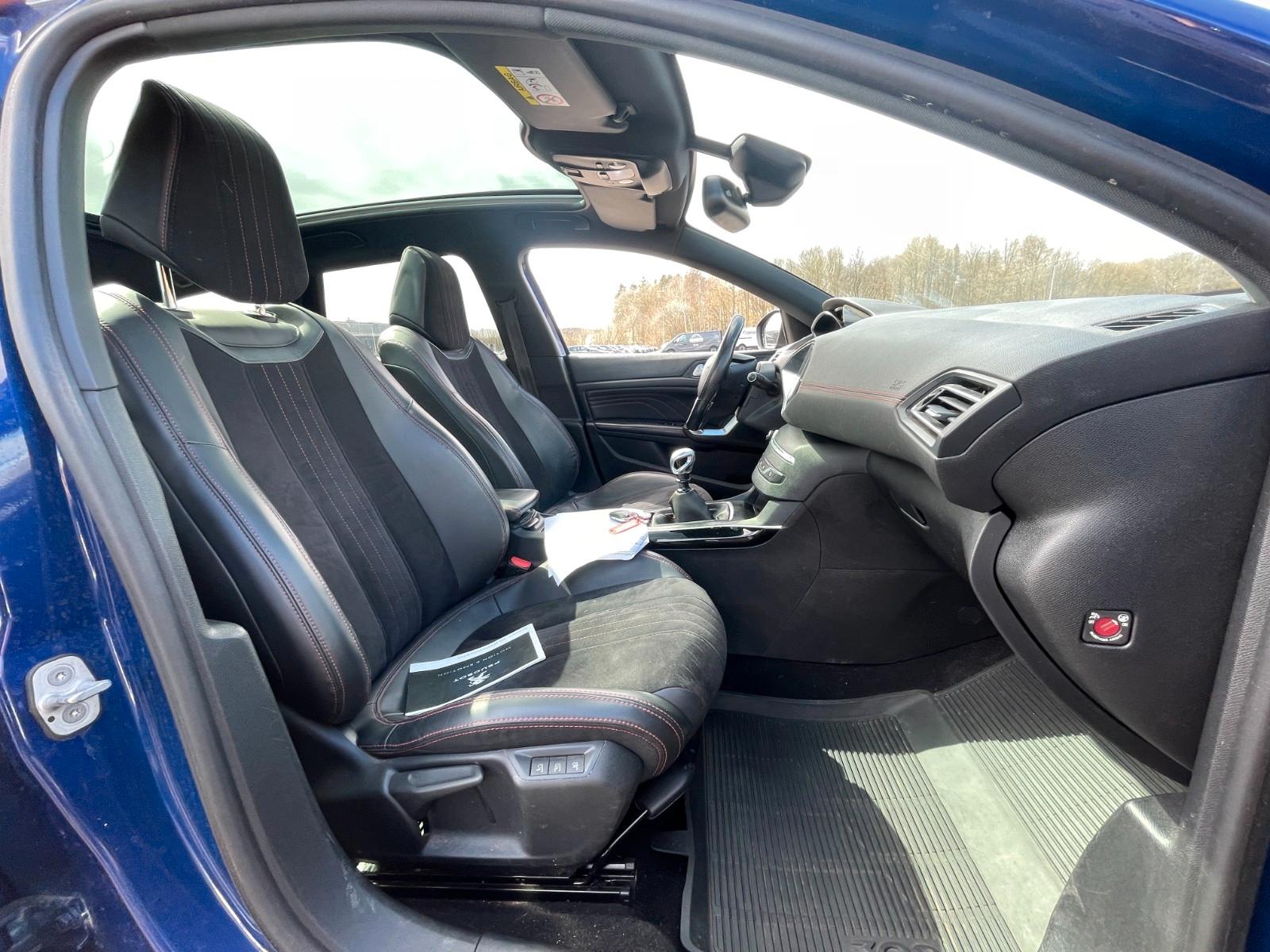 Peugeot 308 2015 — photo 16