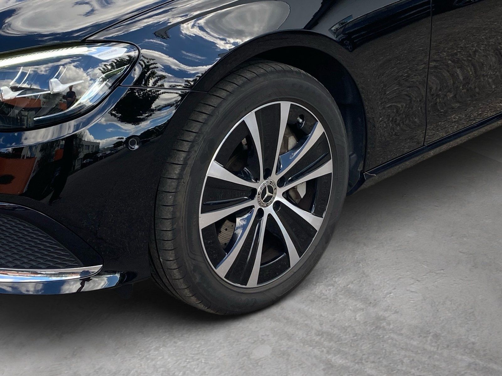 Fahrzeugabbildung Mercedes-Benz E 300 T de Avantgarde*Distronic*AHK*Totwink*Cam*