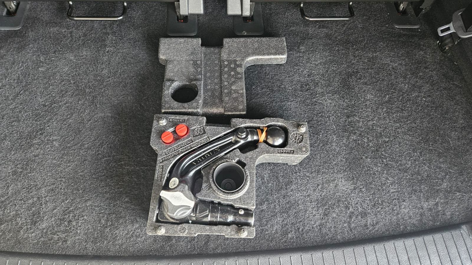 FORD Tourneo Connect L2 Titanium 7-Sitze LED Cam AHK - Image 19