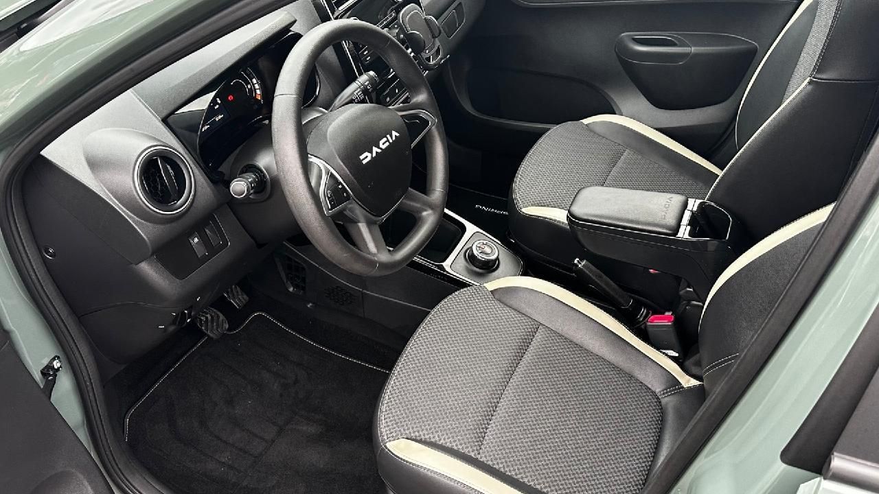 Fahrzeugabbildung Dacia Spring Essential 45