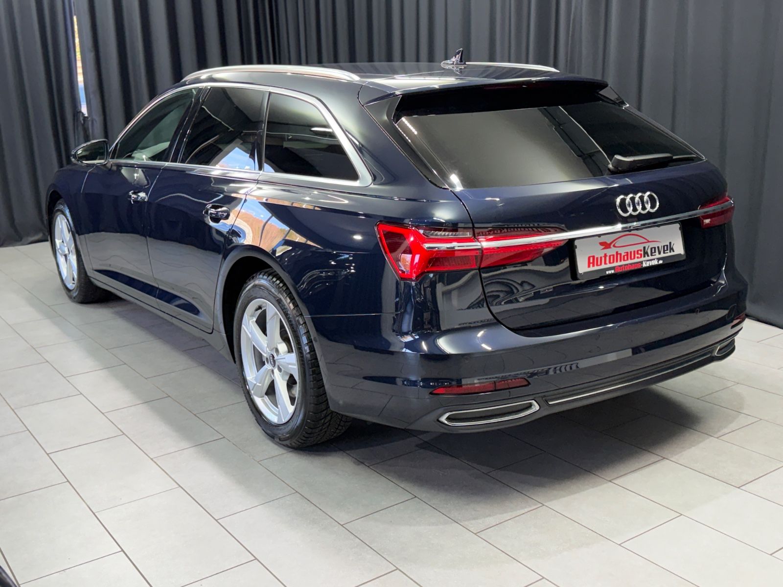 Fahrzeugabbildung Audi A6 Avant 45 TFSI sport|S-TRONIC|LEDER|NAVI|
