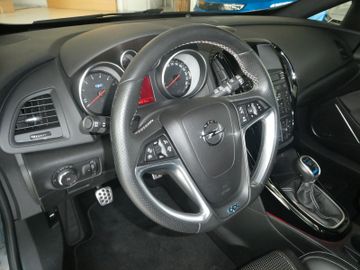 Bild 6 Opel Astra J GTC OPC mit Recaro