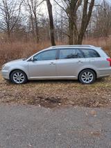 Toyota Avensis Combi 1.8-l-VVT-i - - Toyota Avensis Gebrauchtwagen in München