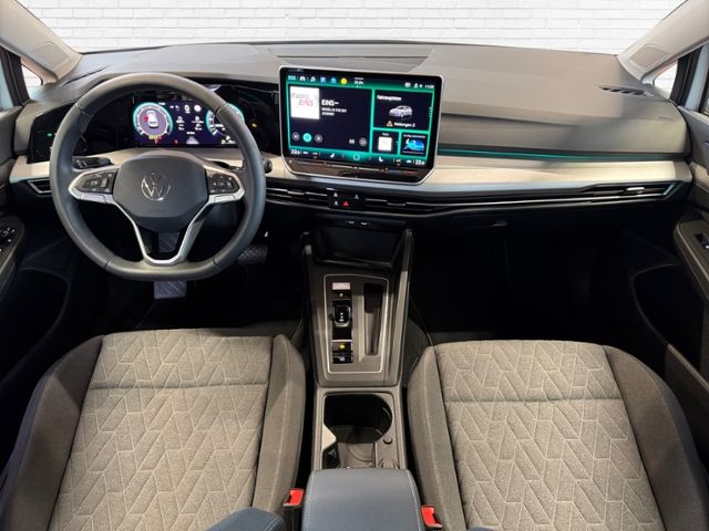 Fahrzeugabbildung Volkswagen Golf VIII 1.5 eTSI DSG 85 kW Life KLIMA ALU