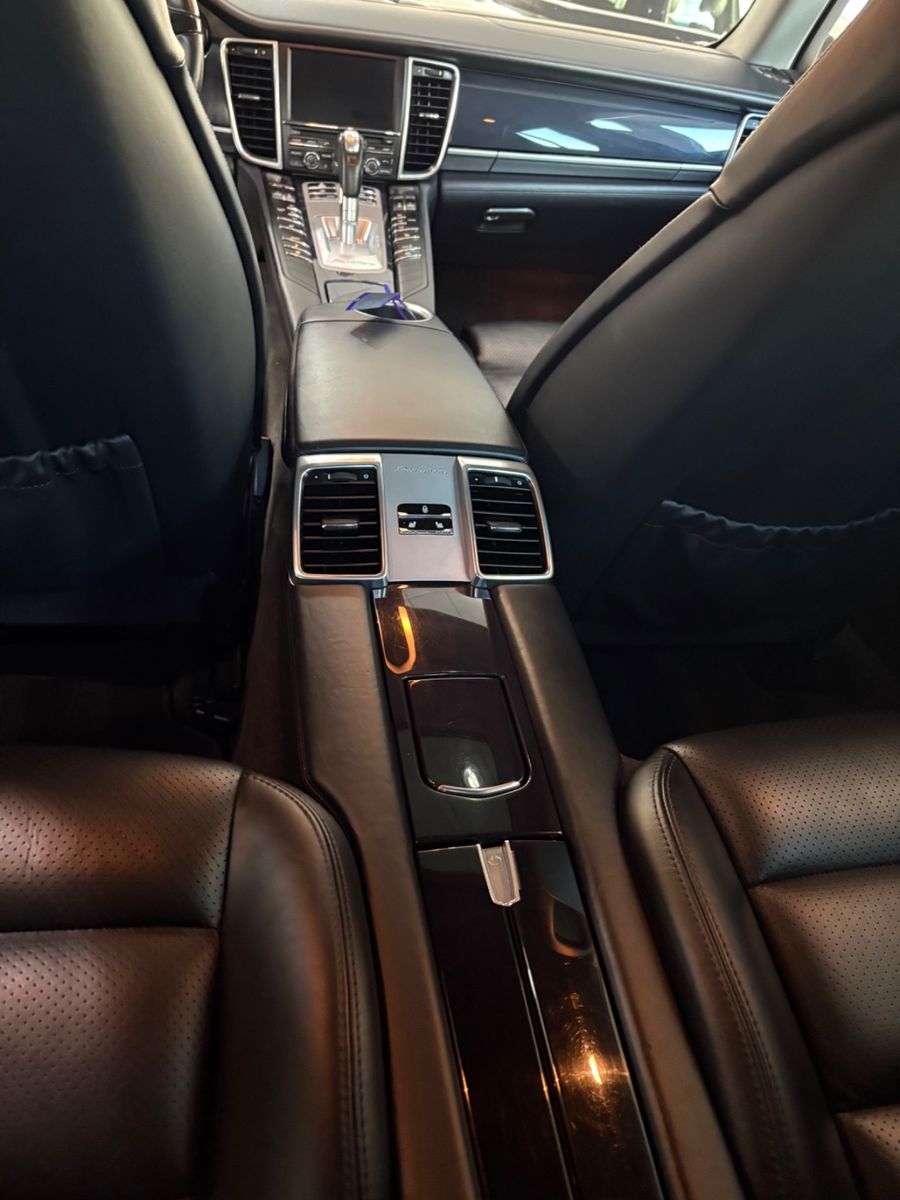 Fahrzeugabbildung Porsche Panamera Diesel * Carraraweiß * SCHIEBEDACH*