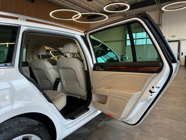 Skoda Superb Combi Elegance *1. Hand*Xenon*Klima*Navi*