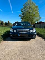 Mercedes-Benz Mercedes Benz E240 - Mercedes-Benz E 240 in Düsseldorf