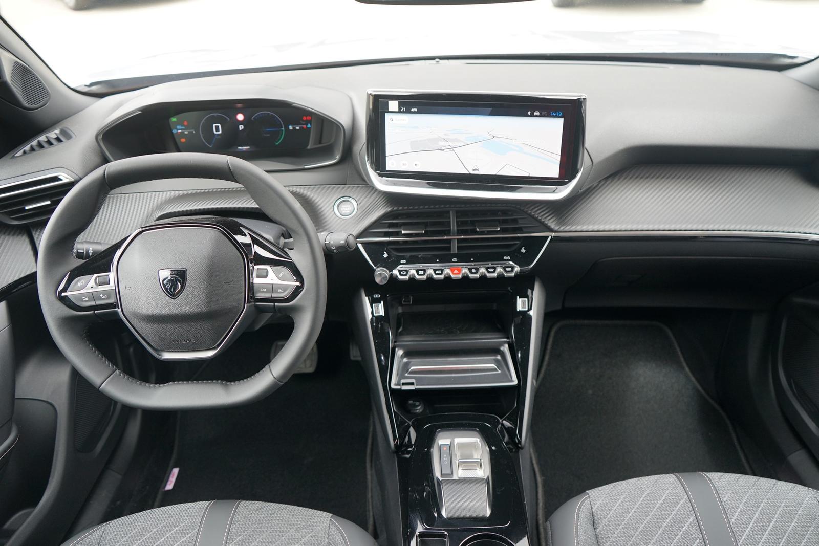 Peugeot 2008 PureTech 145 Aut. LED ACC Navi 360°