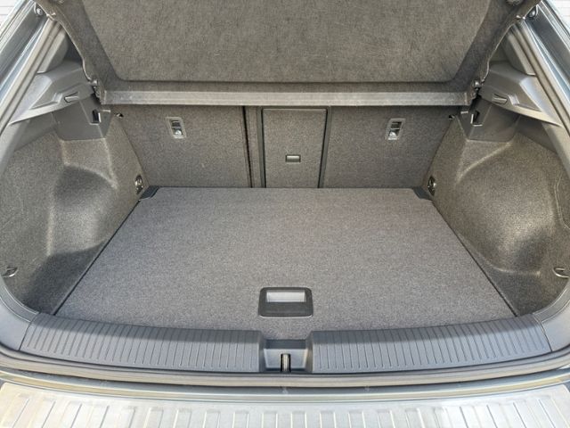 Fahrzeugabbildung Volkswagen T-Roc Goal 1.5 TSI 150 PS DSG NAVI AHK RFK