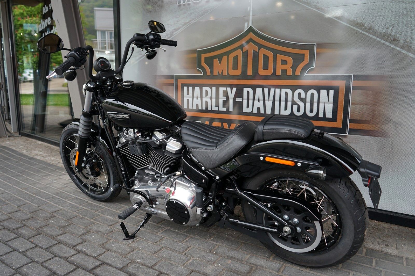 Fahrzeugabbildung Harley-Davidson Street Bob 117 Speichen 2025 Sofort Verfügbar