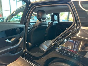 Mercedes-Benz C 180 *TÜVSERVICE NEU*TEMPO*NAV*LED*SZHZ*