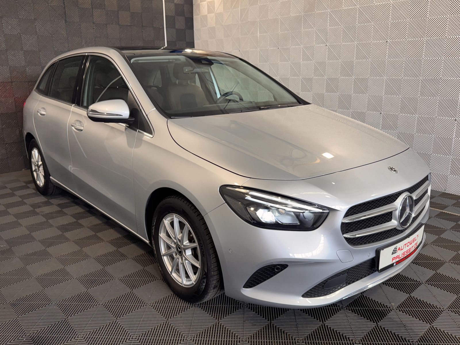 Gebrauchtwagen Mercedes-Benz B 200 B 200*PROGRESSIVE*LED-ACC-MEMORY-PANO-R.KAM-AHK in Horb am Neckar