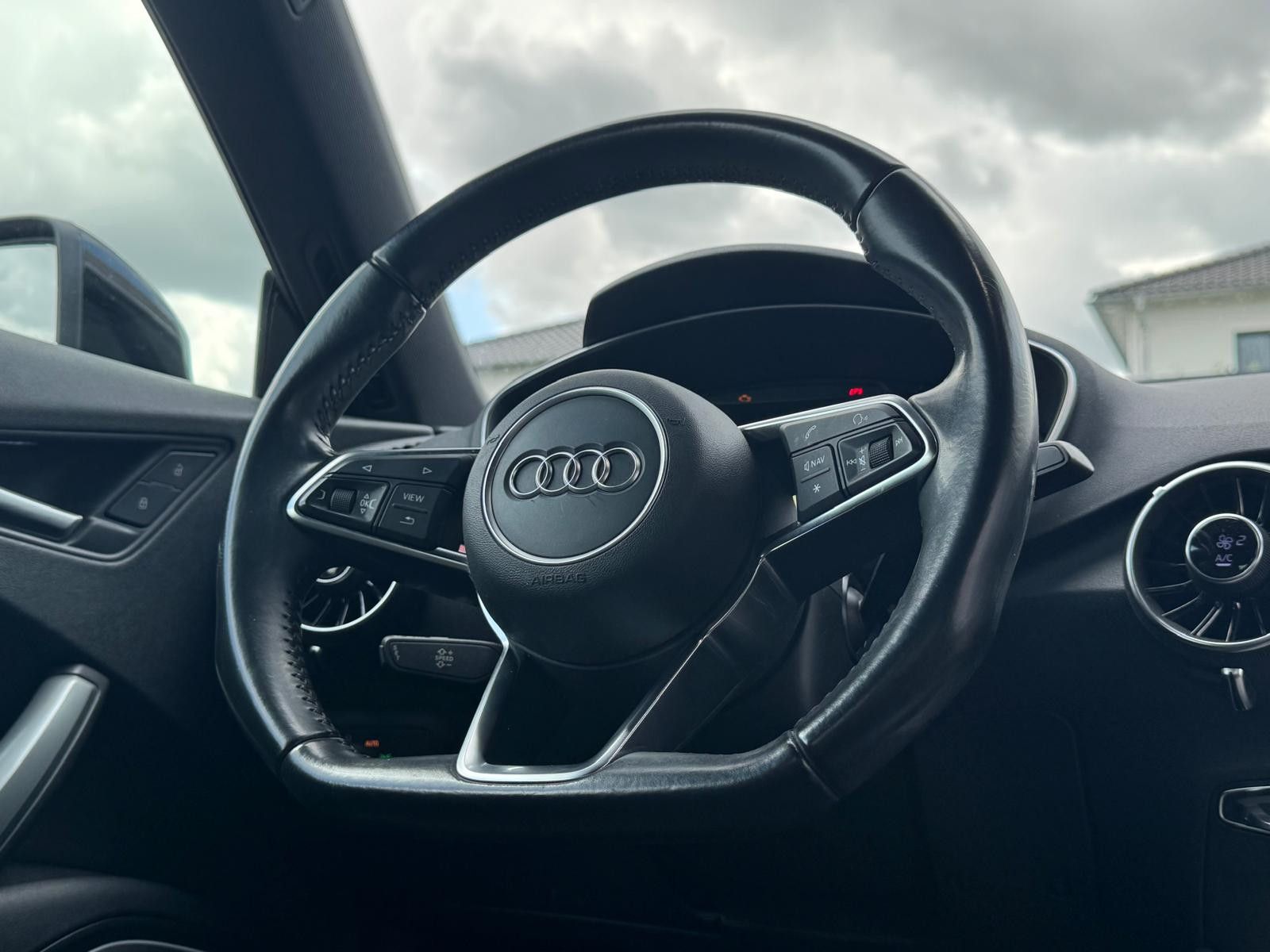 Fahrzeugabbildung Audi TT Coupe 2.0 TFSI S-Line VIRTUAL+XENO+SHZ+PDC+