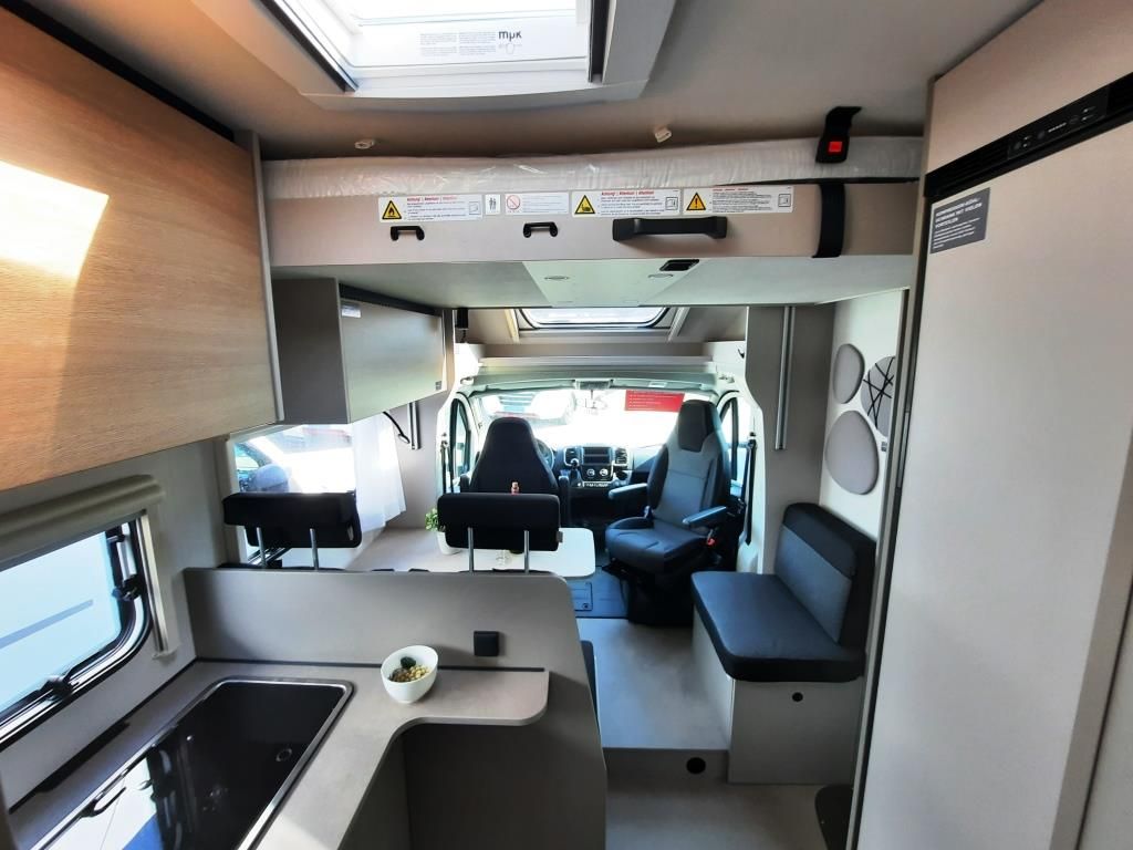 Fahrzeugabbildung LMC Tracer 730 EL Verfüg./Sparen Sie 10.661,- €