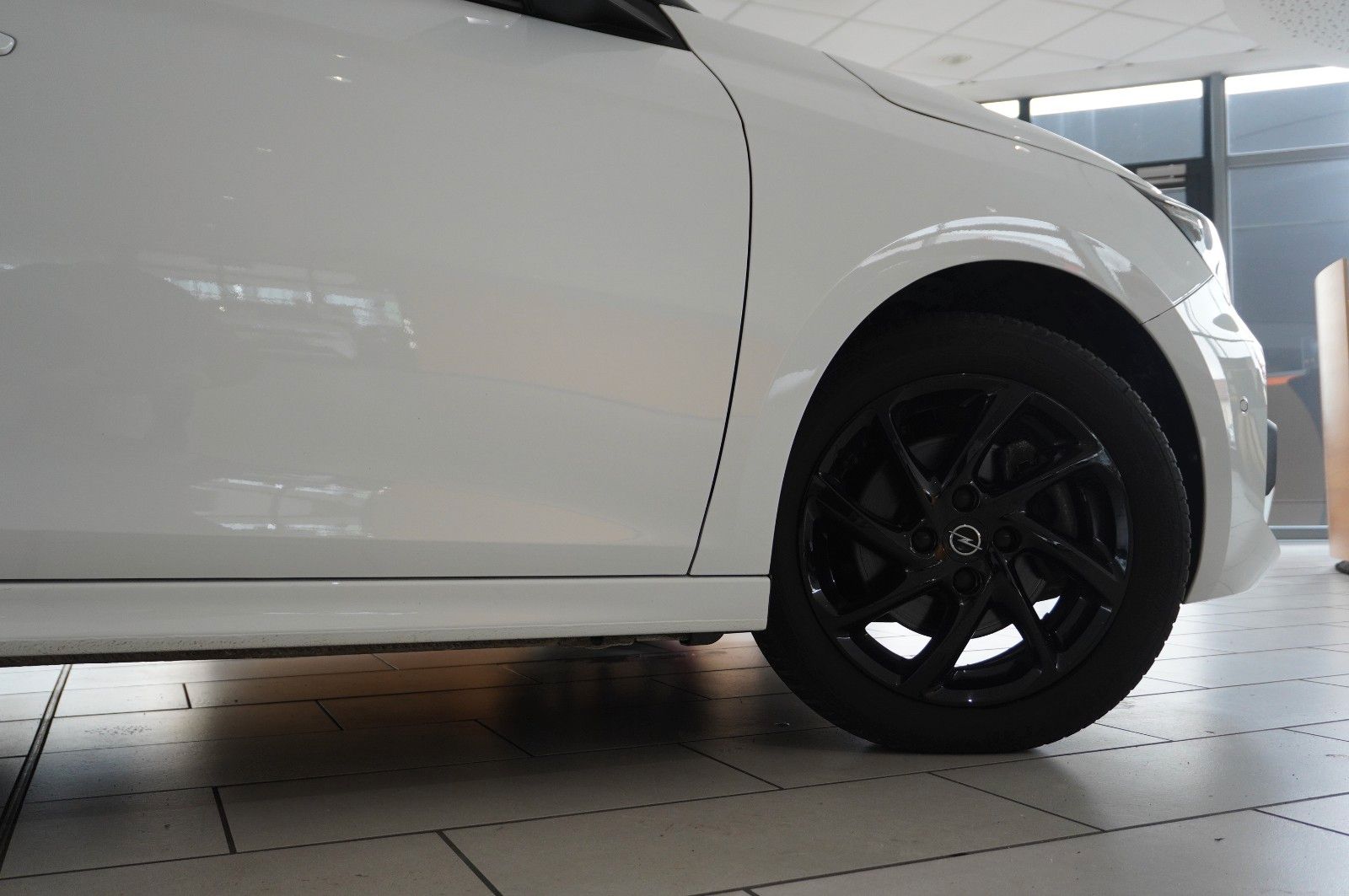 Fahrzeugabbildung Opel Corsa 1.2T GS SPORT NAVI/LED/SPORT/VIRT./SH/DAB+