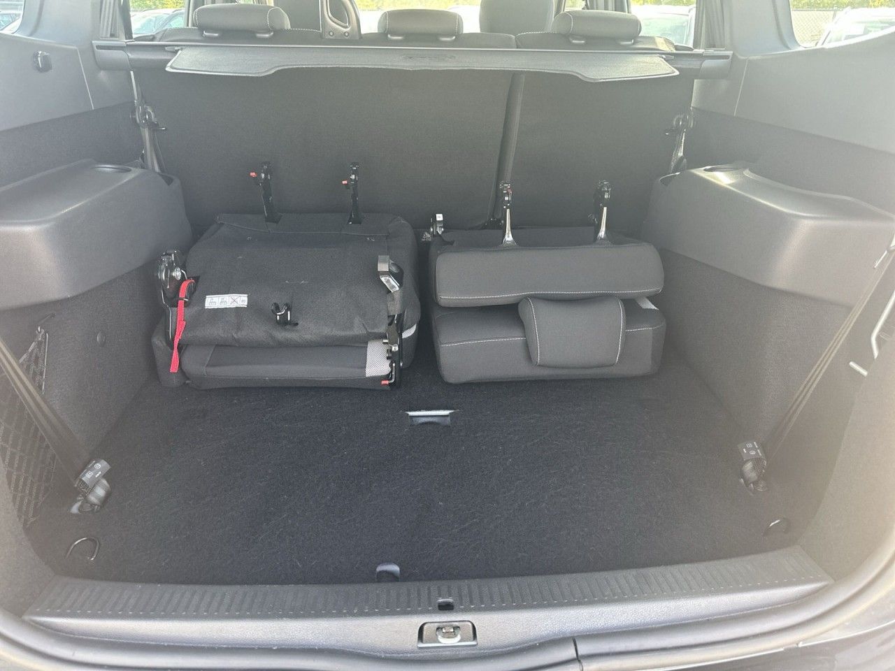 Fahrzeugabbildung Dacia Lodgy Stepway TCe 130 PS