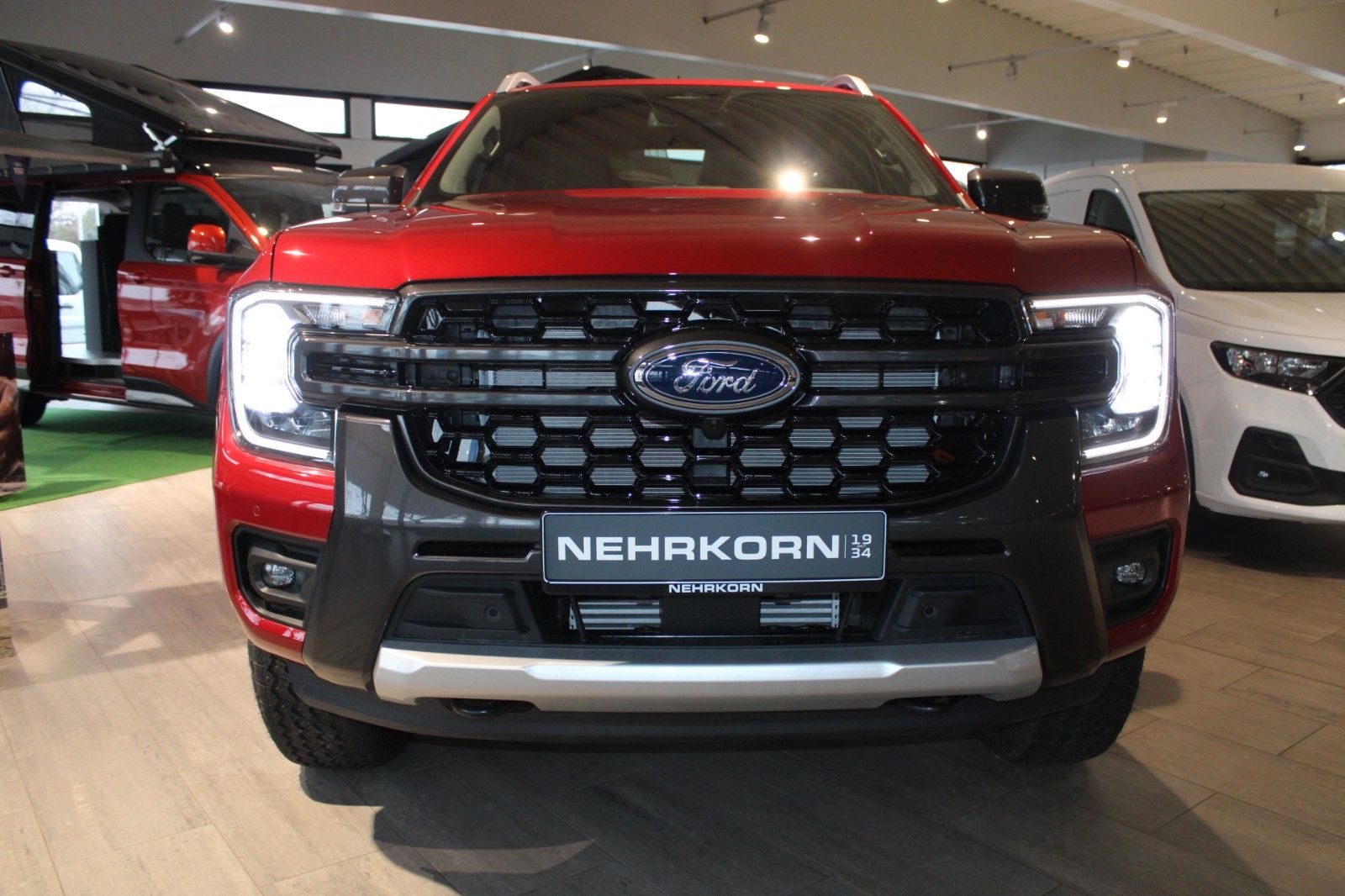 Fahrzeugabbildung Ford Ranger Wildtrak Automatik AHK LED STANDHEIZUNG