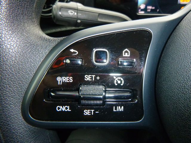 Fahrzeugabbildung Mercedes-Benz A 180 Limousine >NAV/LED/KAM/PDC/SHZ<