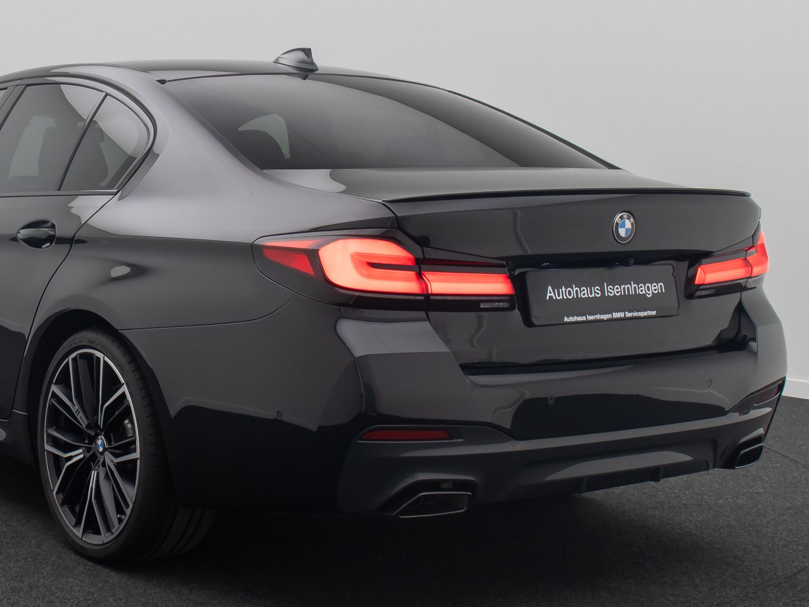 Fahrzeugabbildung BMW 530d M Sport Kamera DAB HiFi 4Klima Alarm 20Zoll
