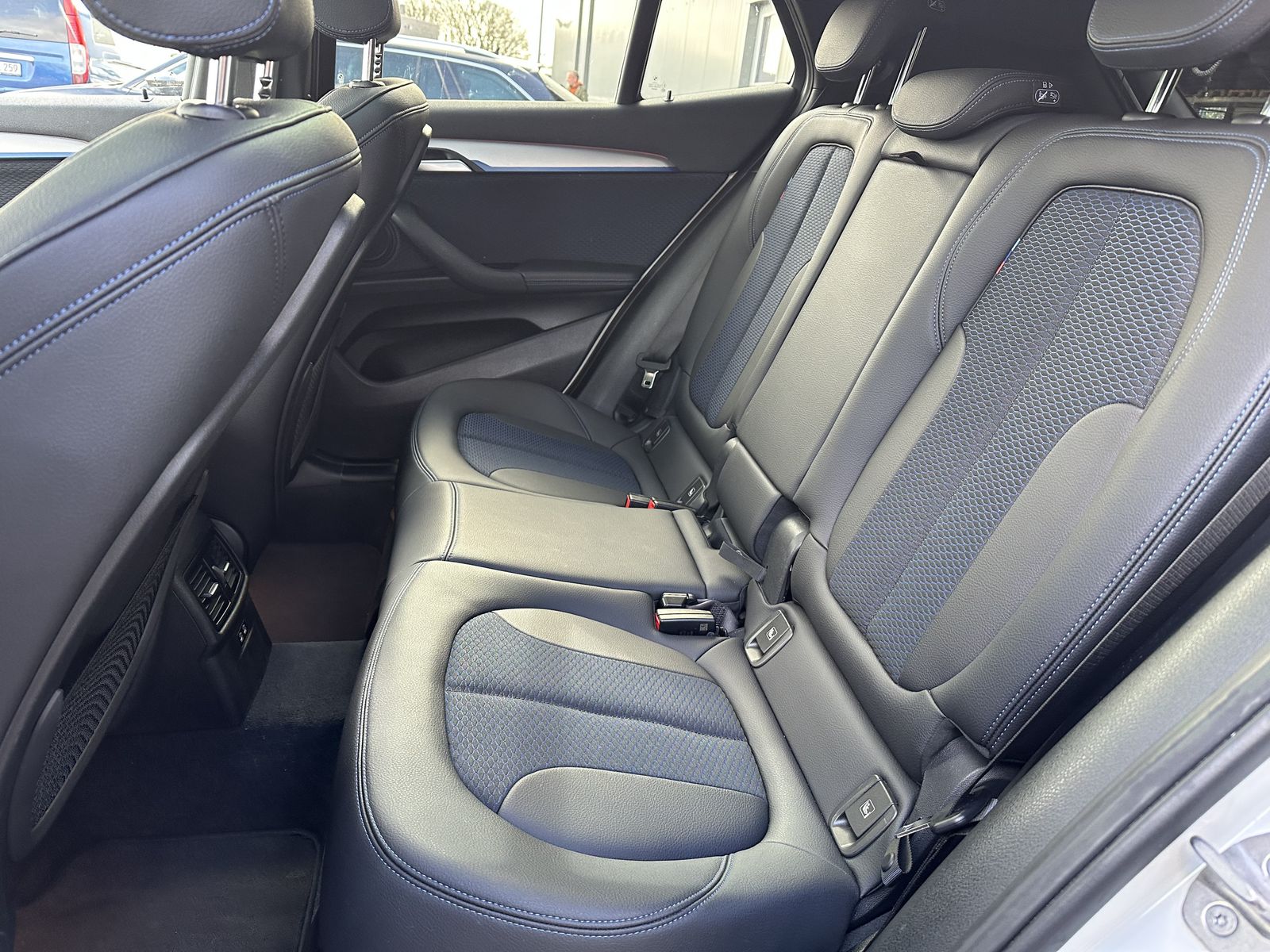 Fahrzeugabbildung BMW X2 xDrive20d M-Sport NAV+LED+AHK+PANO+KAM+19ZOLL