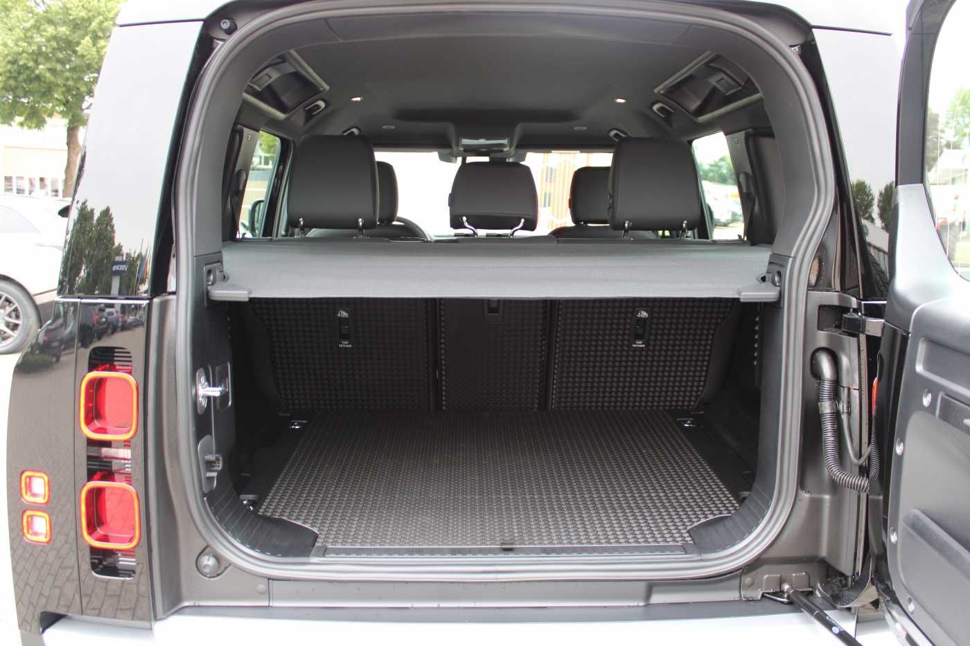 Fahrzeugabbildung Land Rover Defender Diesel 5-Türer 110 D200 S