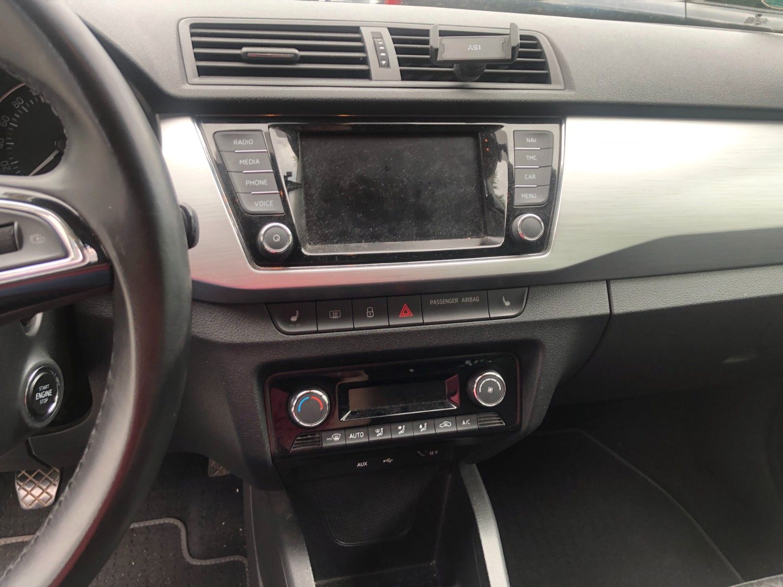 Fahrzeugabbildung SKODA Fabia Combi Drive leichter Seitenschaden