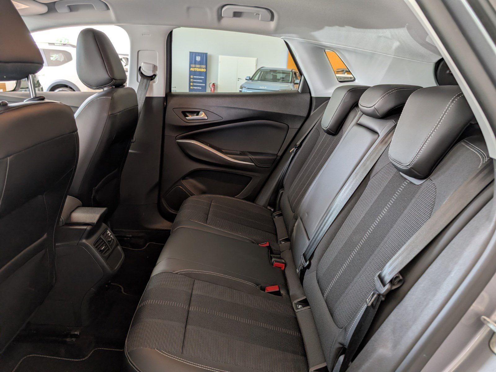 OPEL Grandland X Grandland 1.2 Turbo GS AT8 AHK IntelliLux Navi – Bild 9