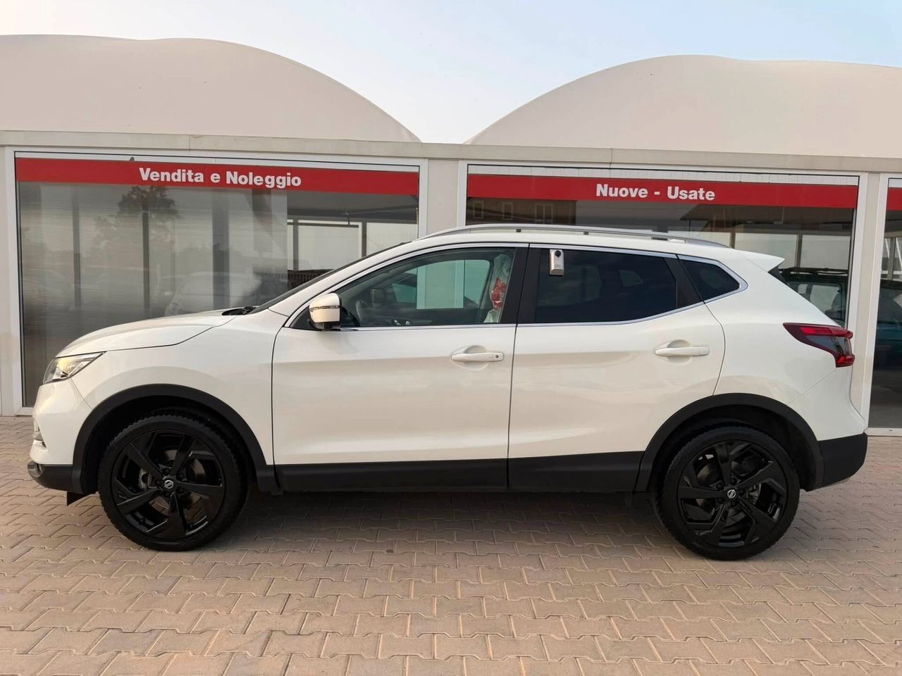 Nissan Qashqai 1.6 130 CV TEKNA FULL OPTIONAL UN imagem 3