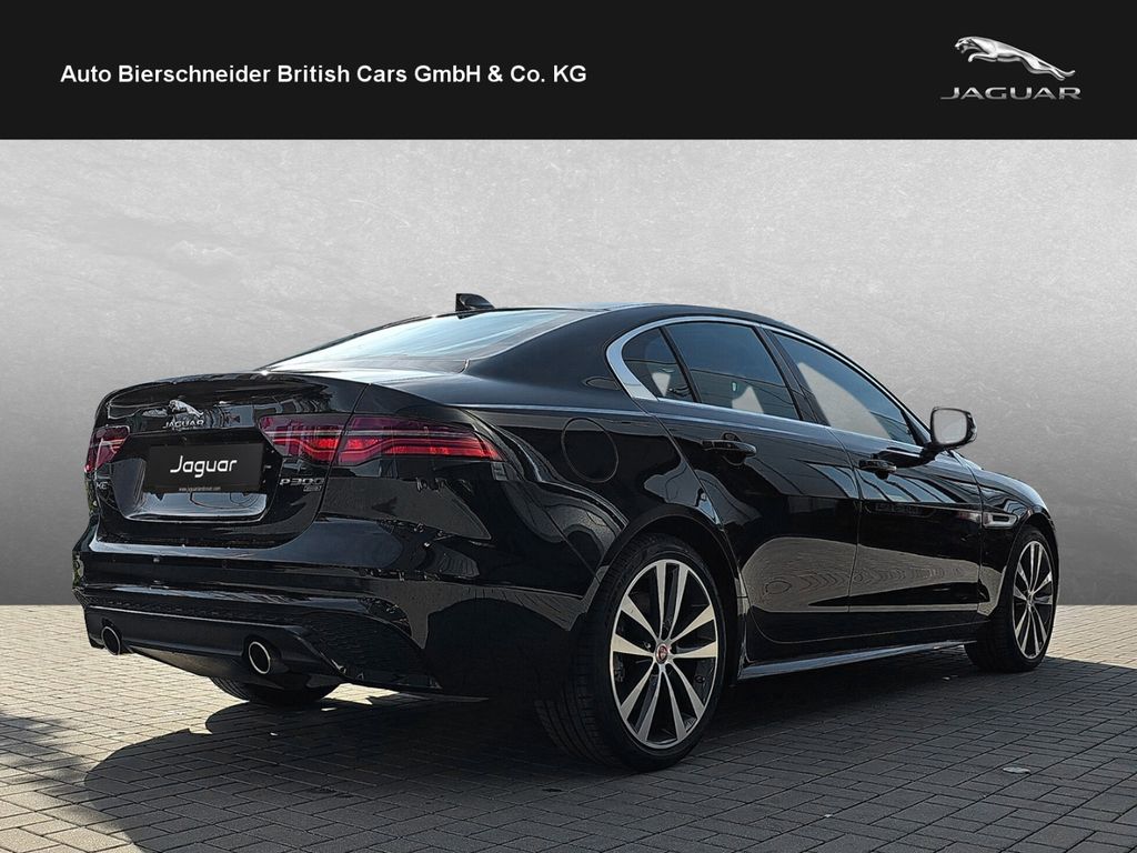 Jaguar XE P300 AWD R-Dynamic SE