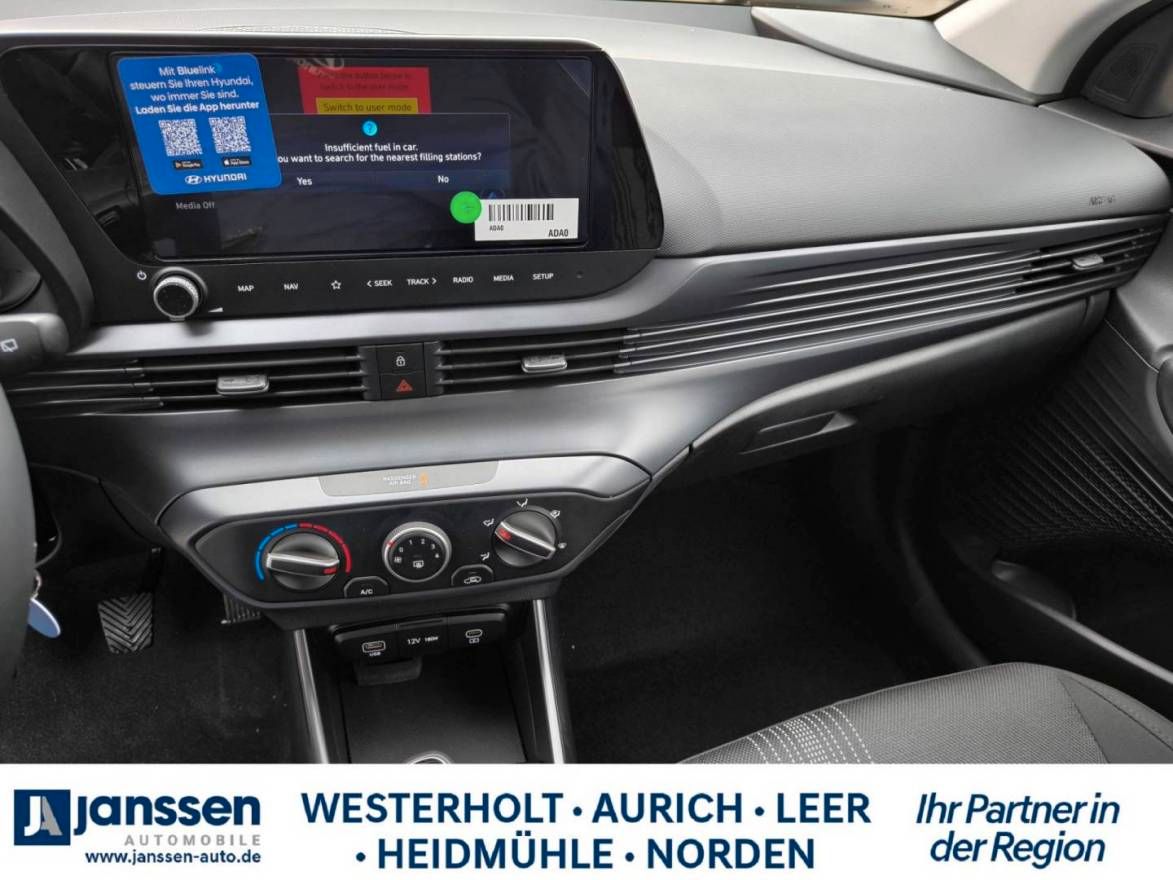 Fahrzeugabbildung Hyundai i20 Select Funktionspaket PDC Navi Rückfahrkamer