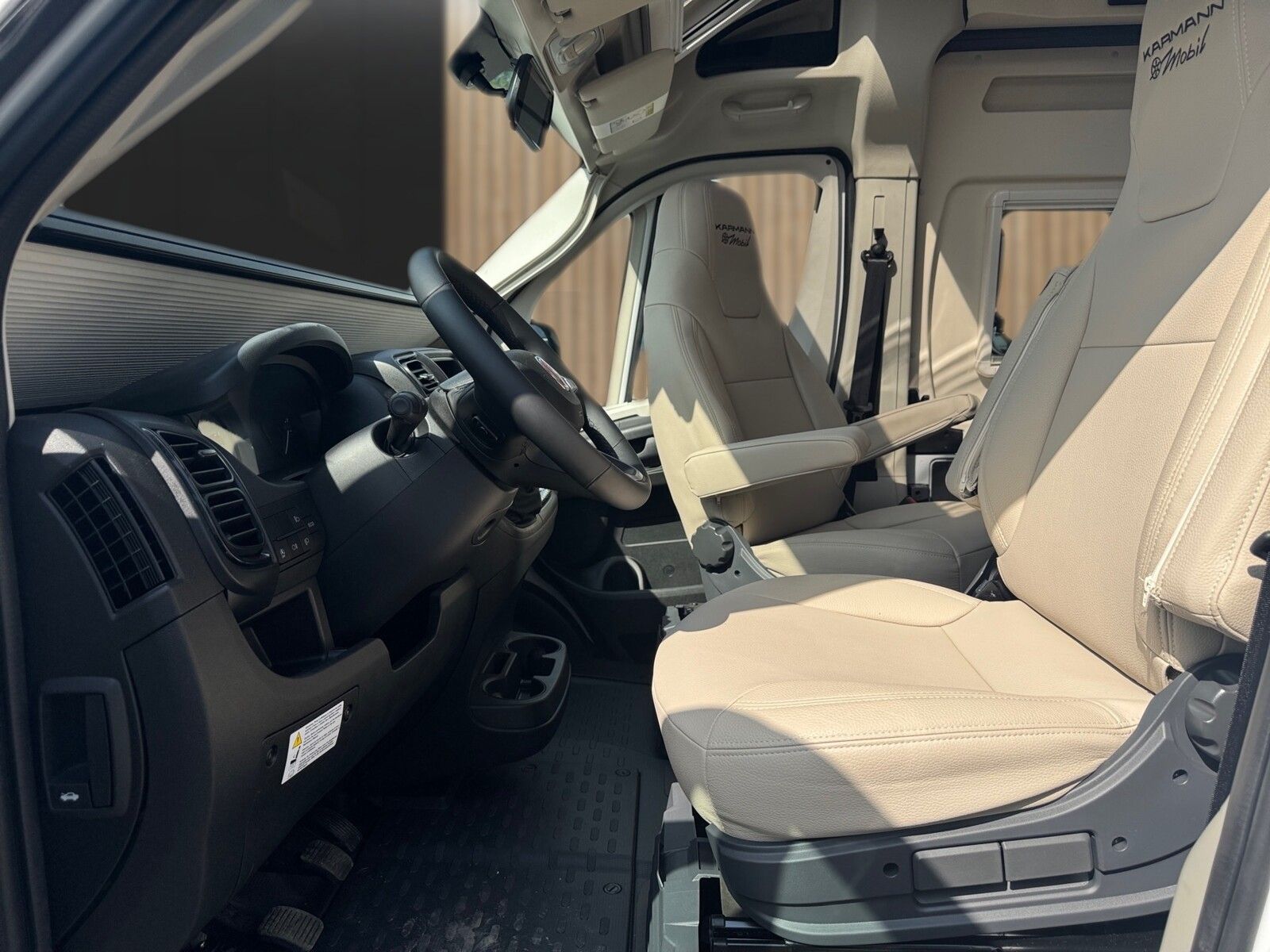 Fahrzeugabbildung Karmann Dexter 581 140 PS und Concept Paket