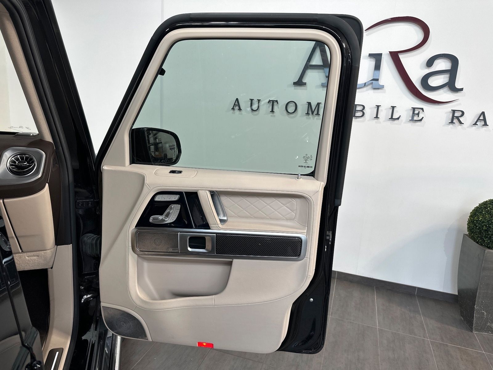 Fahrzeugabbildung Mercedes-Benz G 63 AMG DRIVER'S PACKAGE NAV+GLASDACH+AHK+ACC