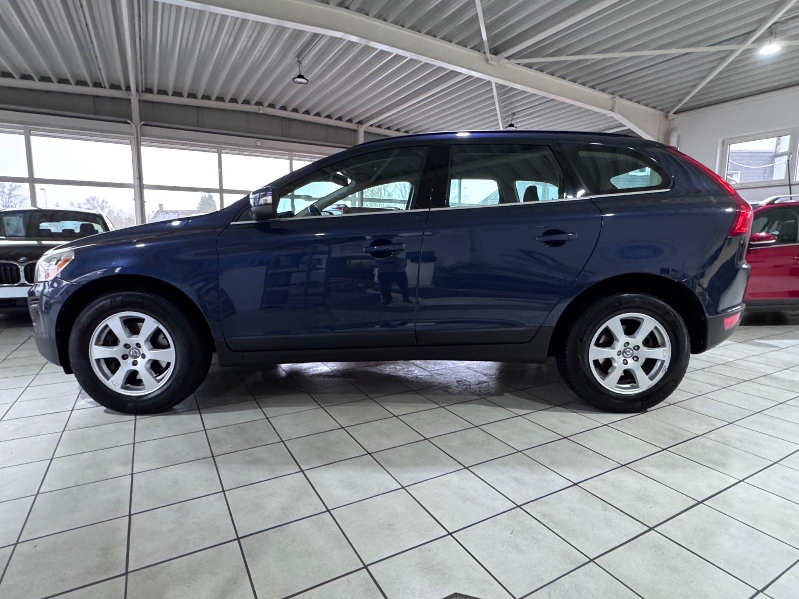 Volvo XC60 Momentum/2.HD/NAVI/BT/SHZ/PDC/AHK